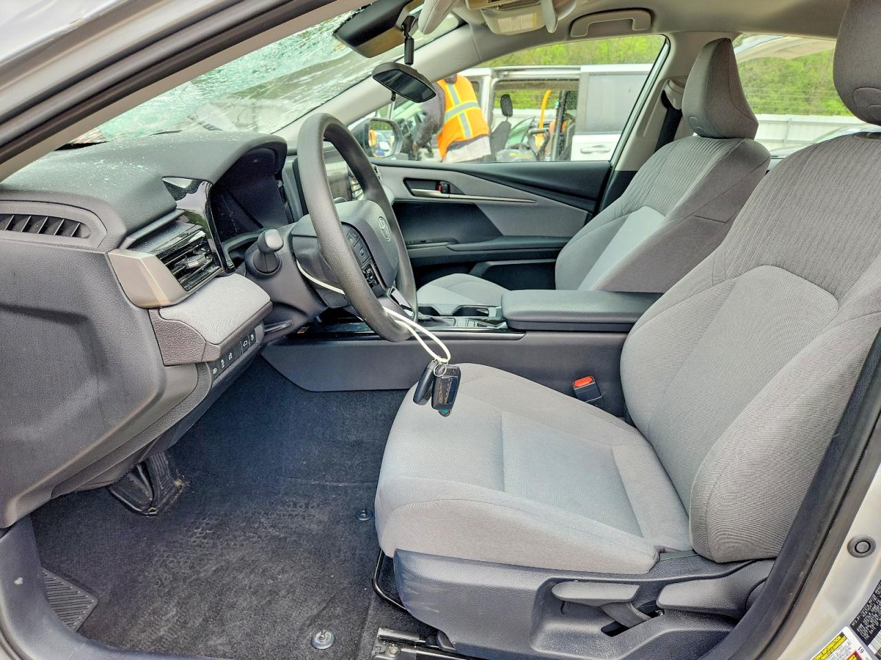 2025 TOYOTA CAMRY LE photo 13