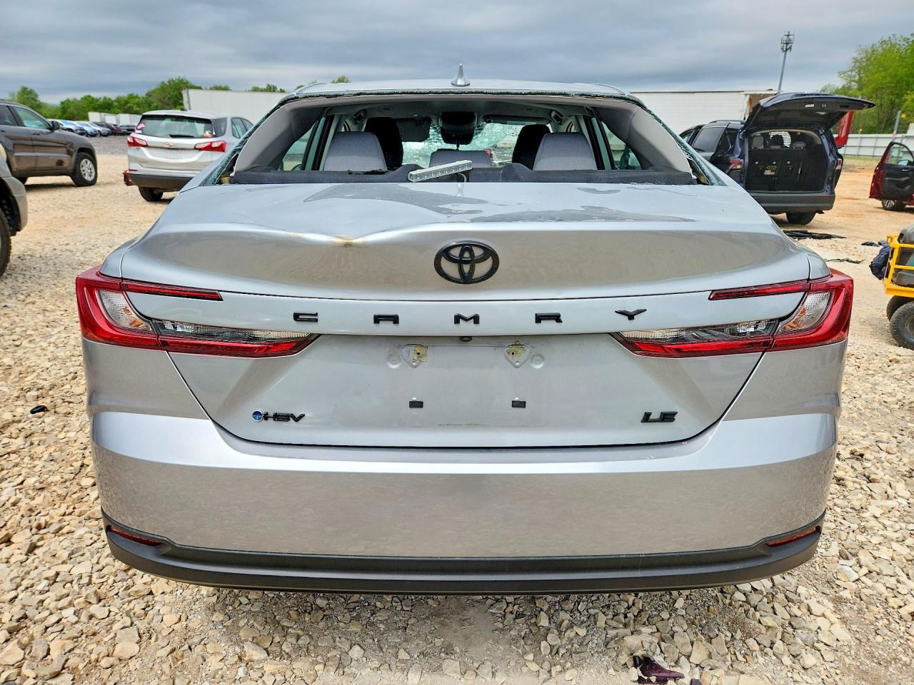 2025 TOYOTA CAMRY LE photo 11