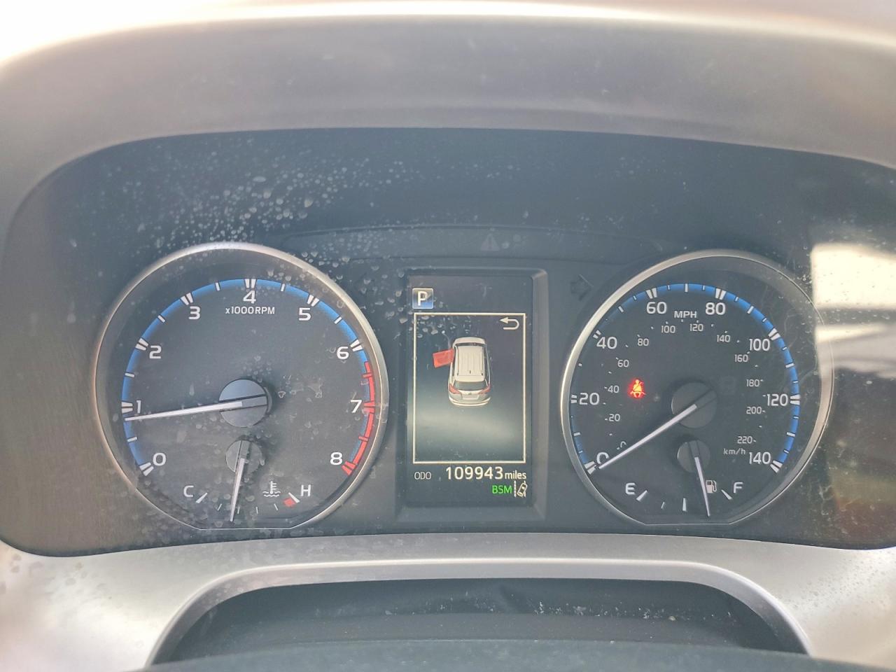2018 TOYOTA RAV4 XLE photo 25