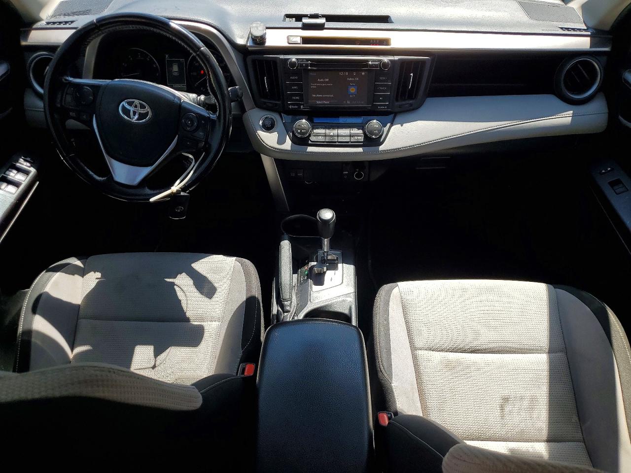 2018 TOYOTA RAV4 XLE photo 22