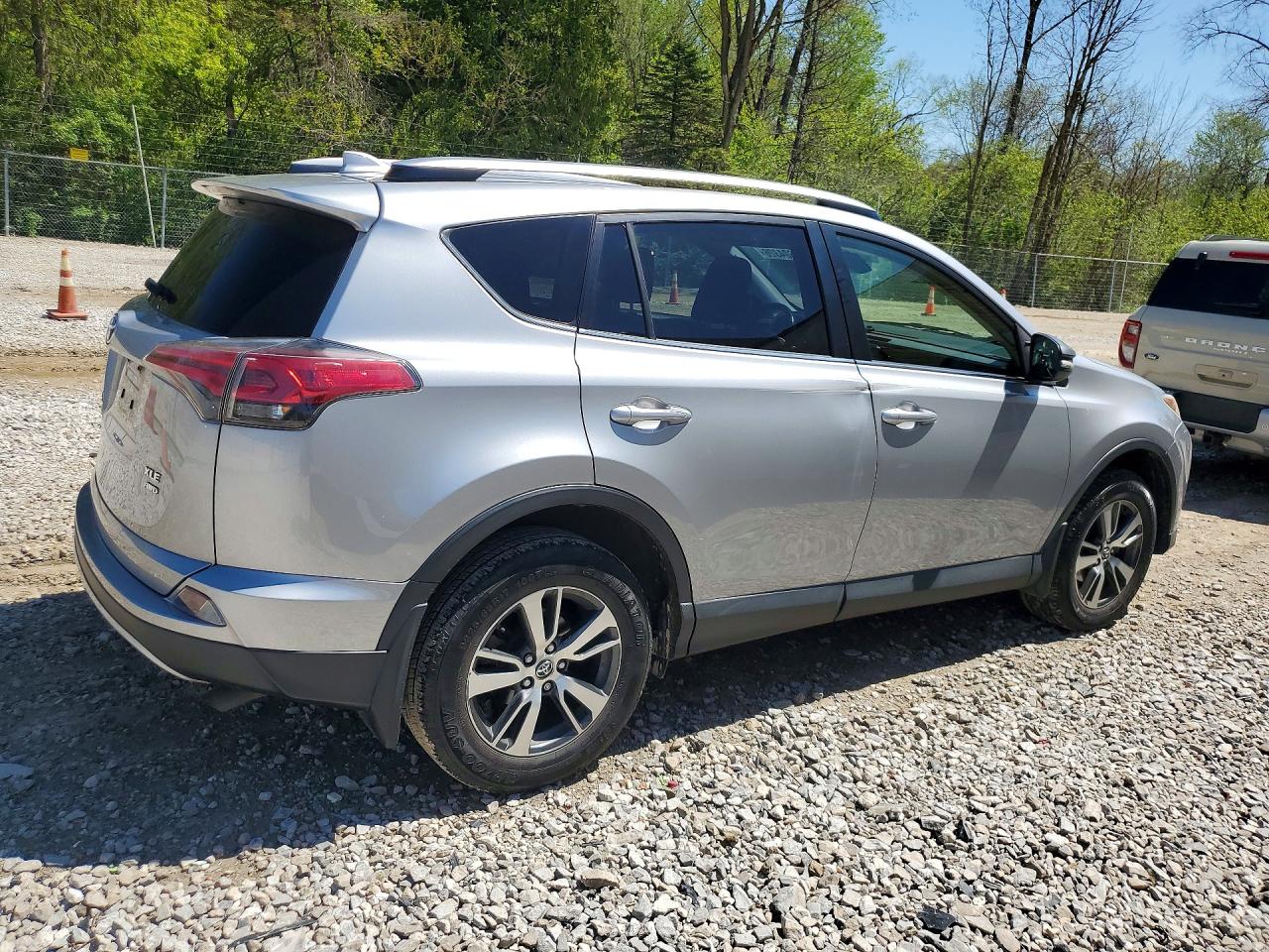 2018 TOYOTA RAV4 XLE photo 7
