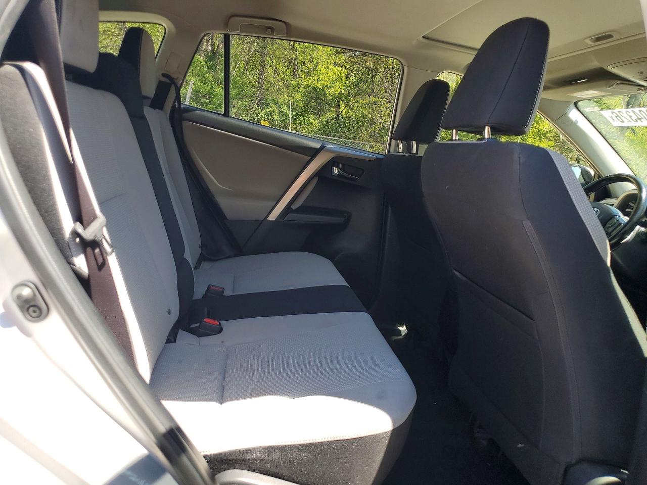 2018 TOYOTA RAV4 XLE photo 31