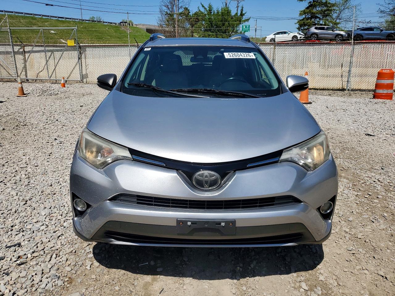 2018 TOYOTA RAV4 XLE photo 13