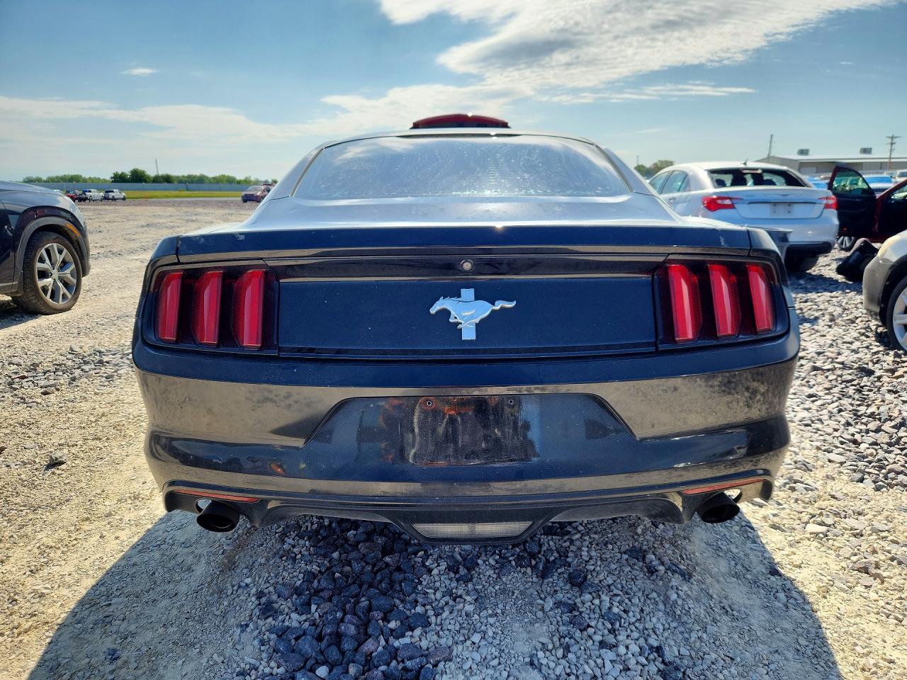 2017 FORD MUSTANG photo 11
