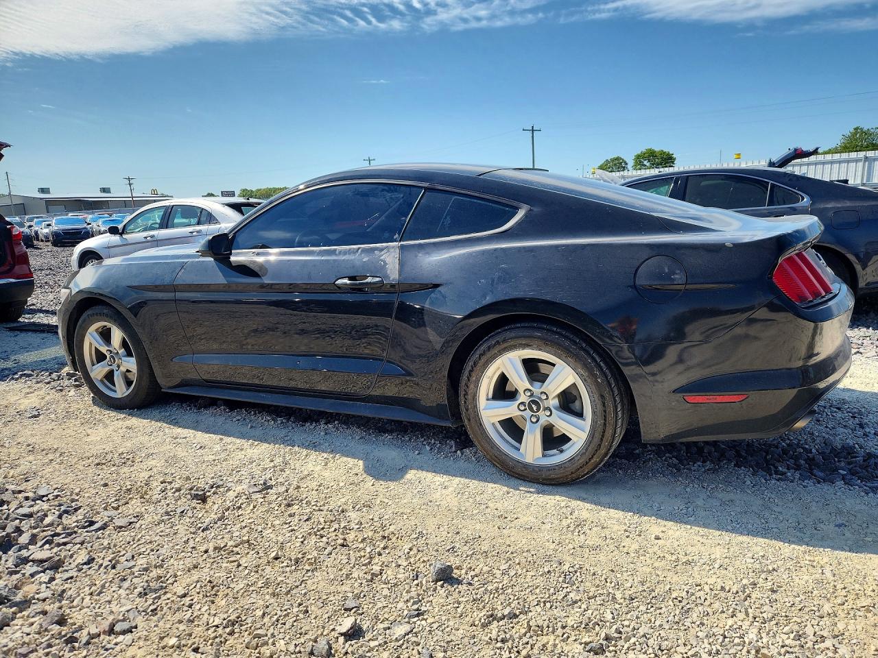 2017 FORD MUSTANG photo 3