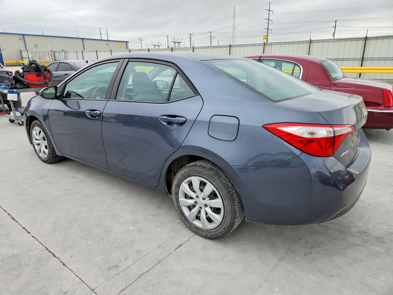 2016 TOYOTA COROLLA LE photo 4