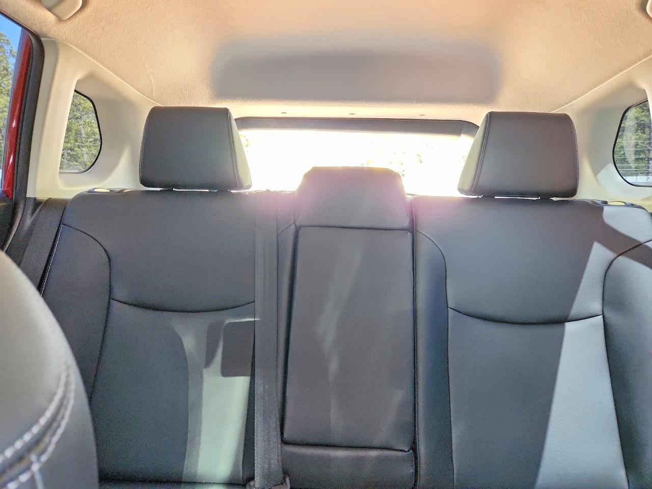 2024 TOYOTA COROLLA CROSS XLE photo 19