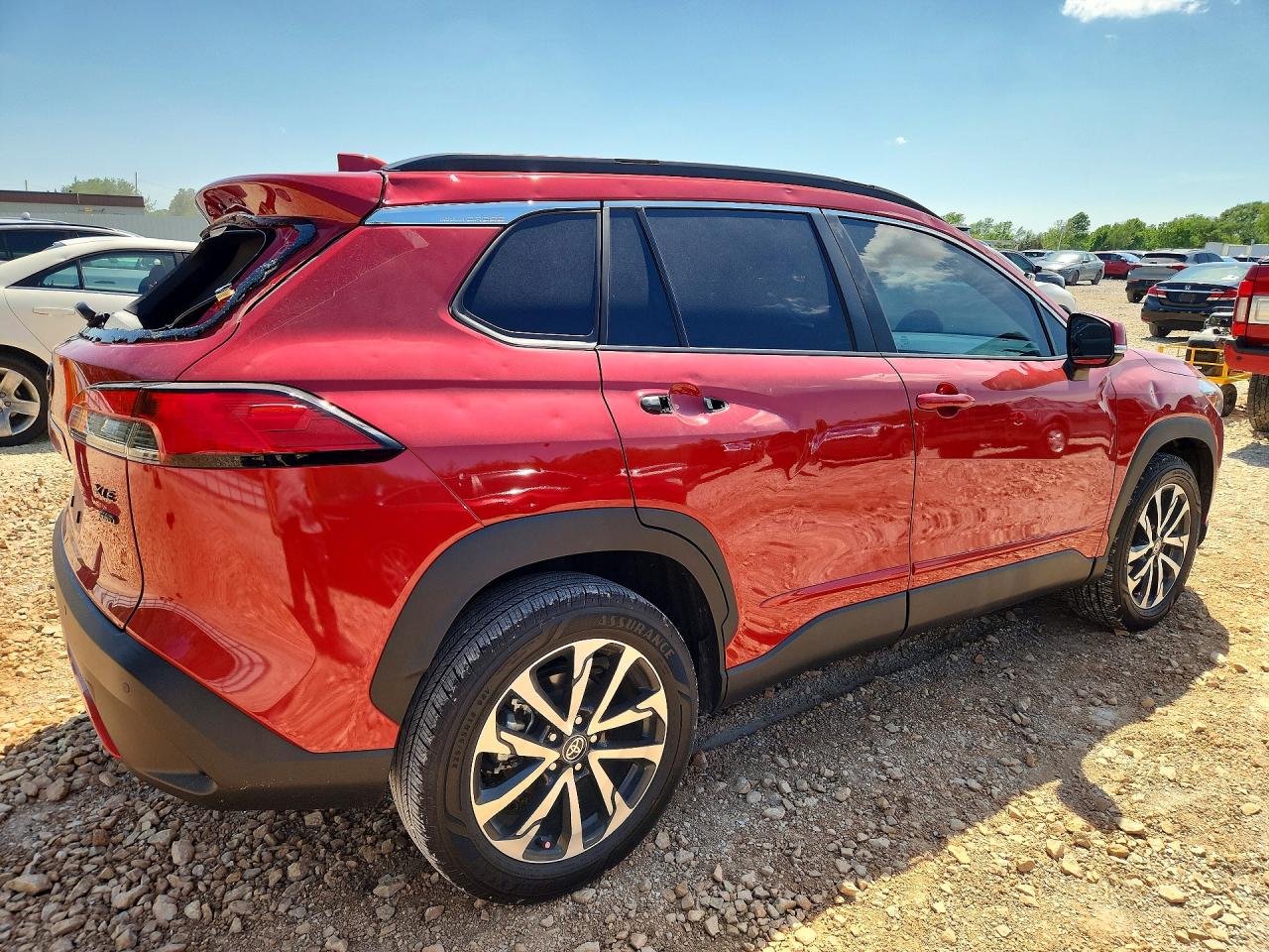2024 TOYOTA COROLLA CROSS XLE photo 5