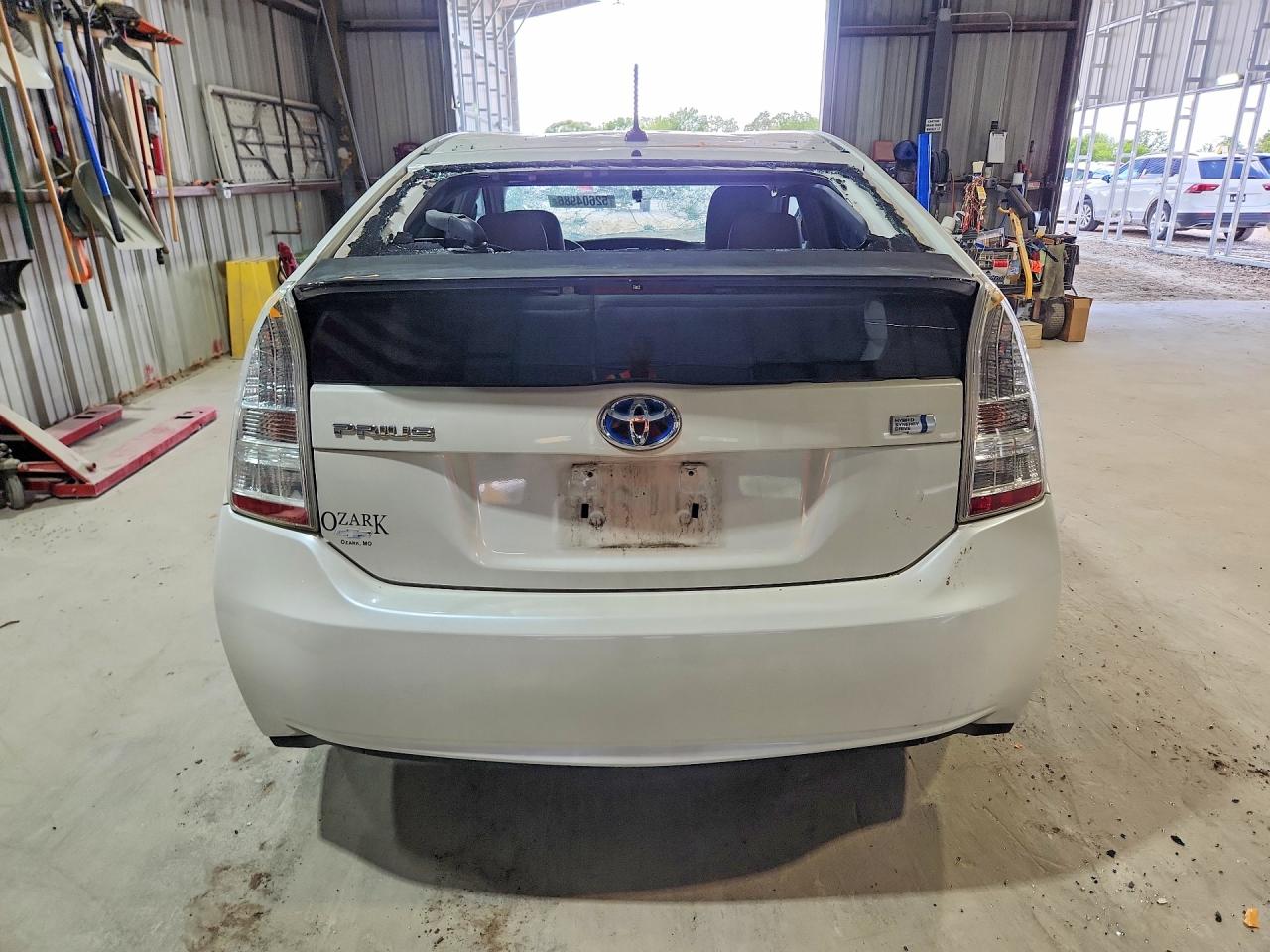 2011 TOYOTA PRIUS TWO photo 11