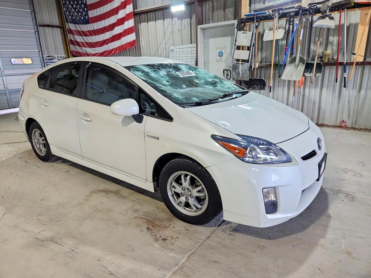 2011 TOYOTA PRIUS TWO photo 7