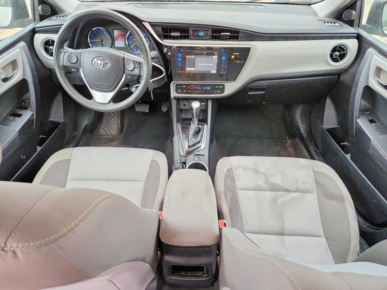 2017 TOYOTA COROLLA LE photo 15