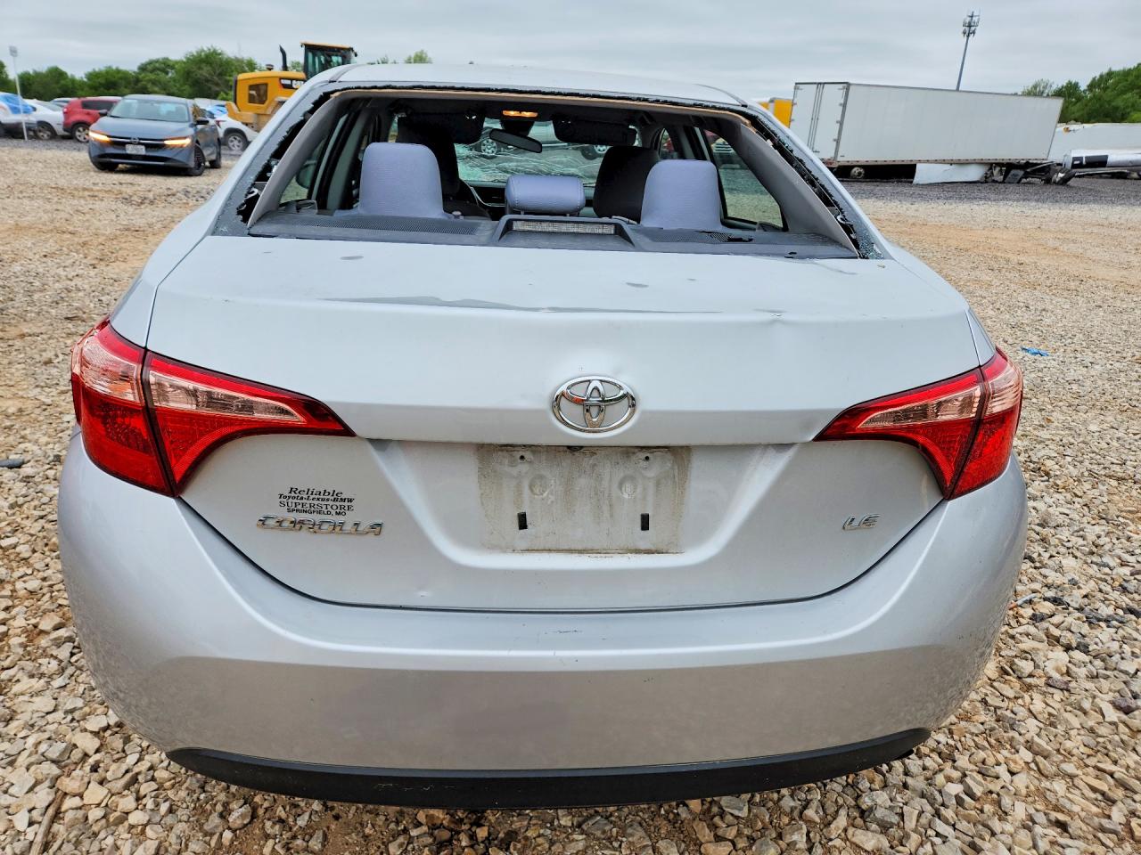 2017 TOYOTA COROLLA LE photo 11
