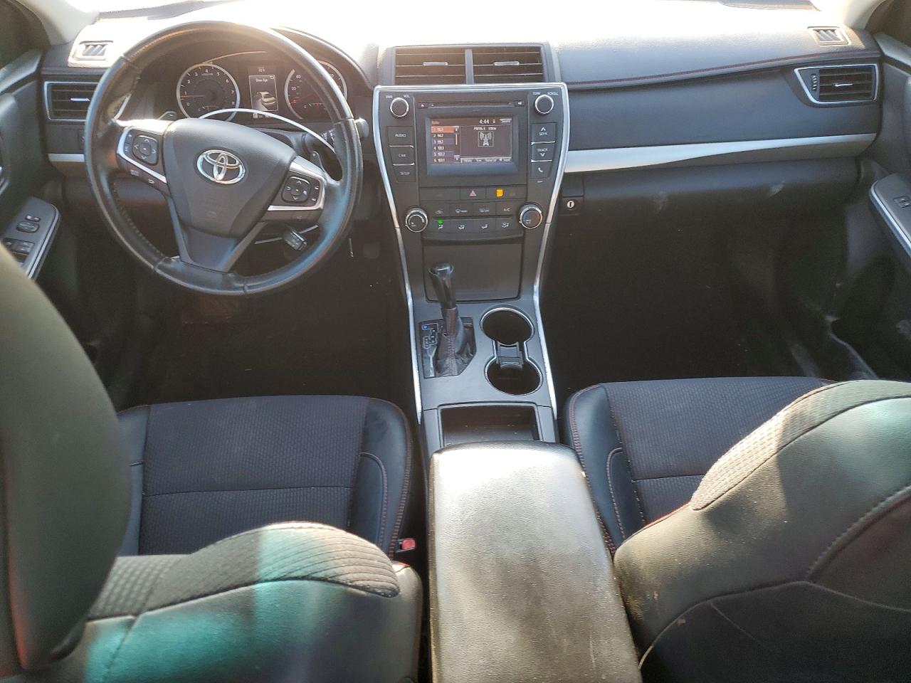 2017 TOYOTA CAMRY SE photo 15