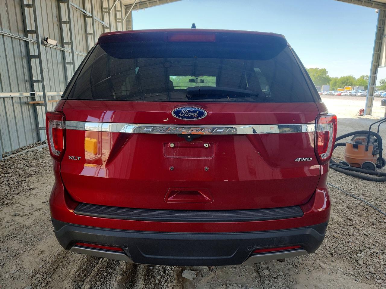 2019 FORD EXPLORER XLT photo 6