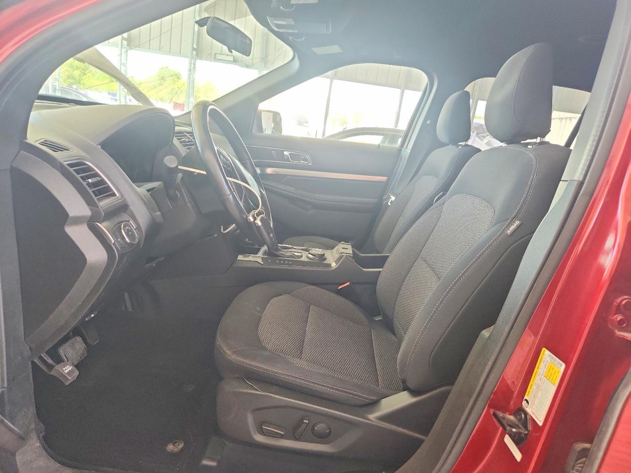 2019 FORD EXPLORER XLT photo 7