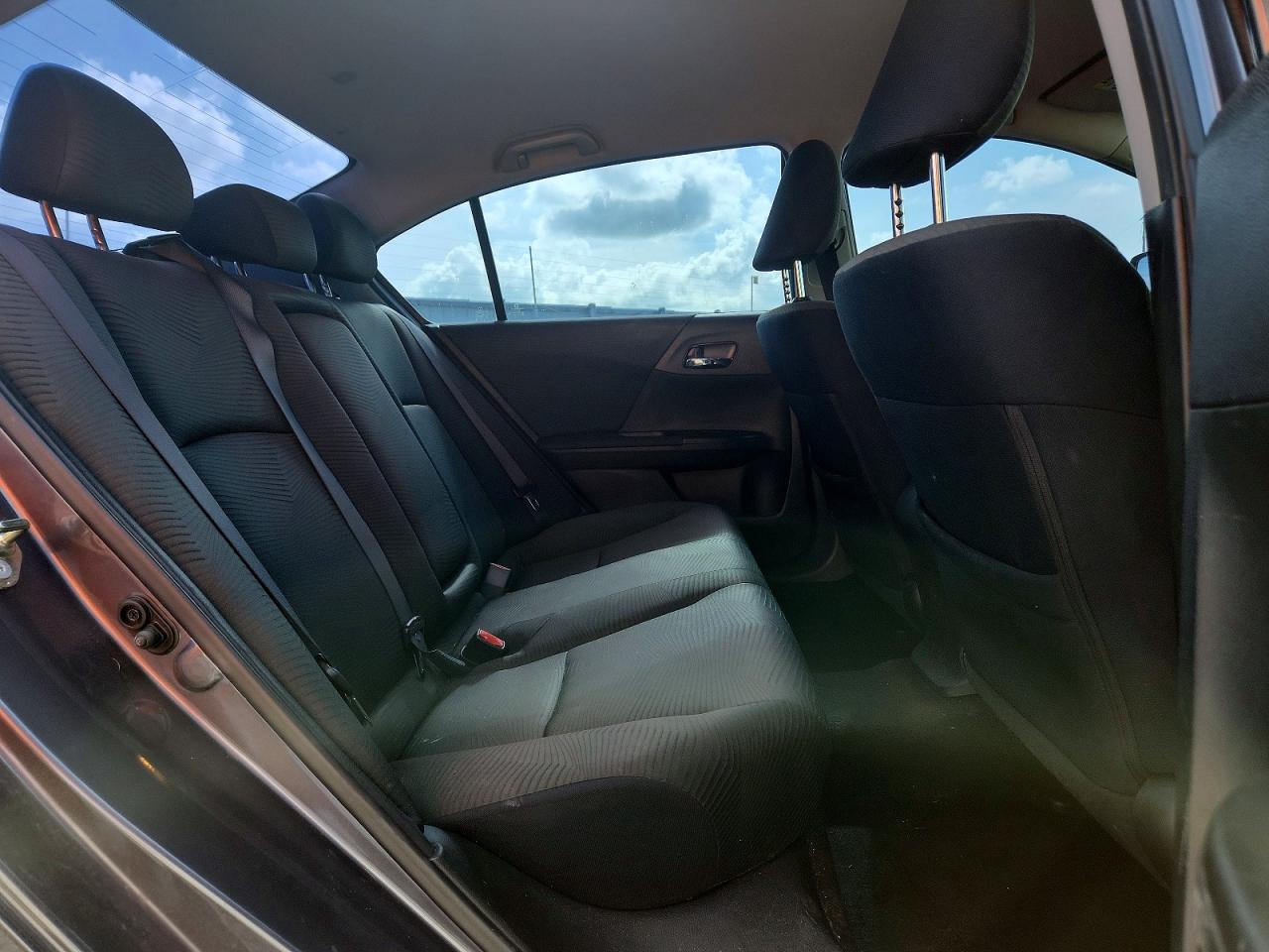 2017 HONDA ACCORD LX photo 10