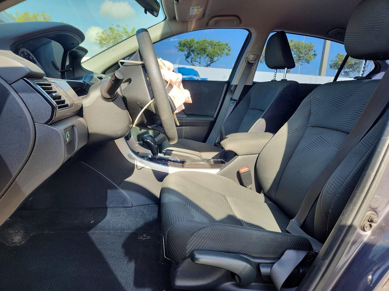 2017 HONDA ACCORD LX photo 7