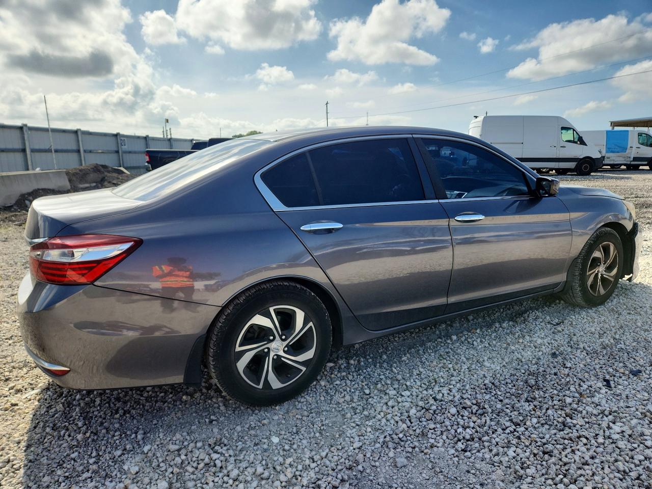 2017 HONDA ACCORD LX photo 3