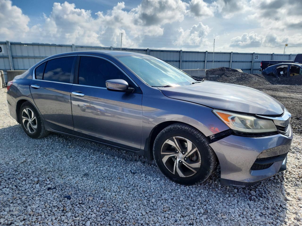 2017 HONDA ACCORD LX photo 4