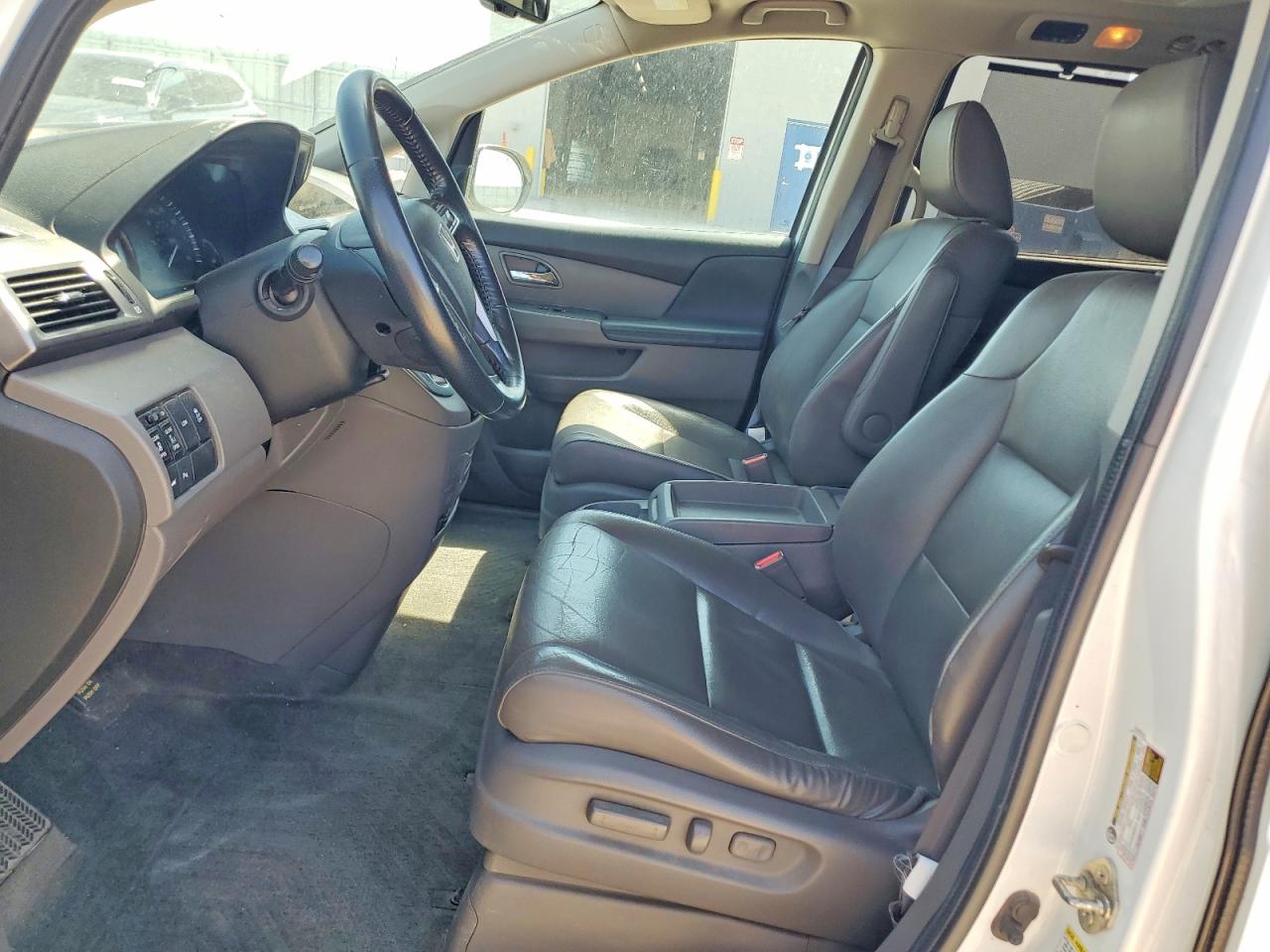 2014 HONDA ODYSSEY TOURING photo 13