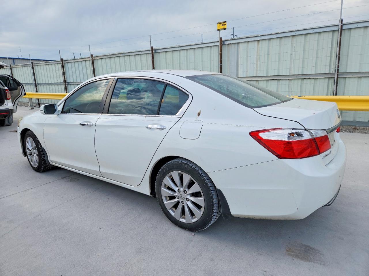 2015 HONDA ACCORD EX photo 2