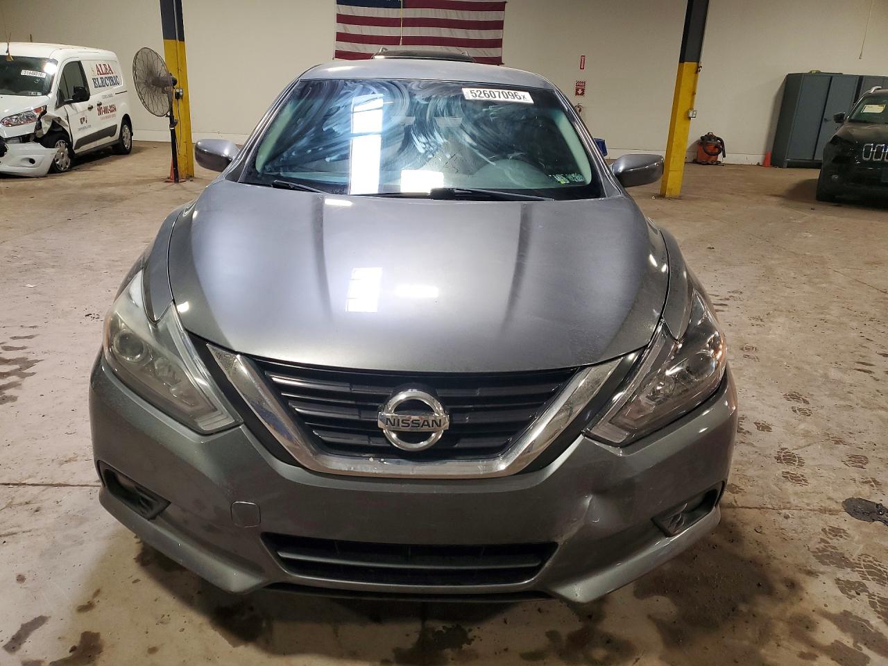 2018 NISSAN ALTIMA 2.5 SR photo 9