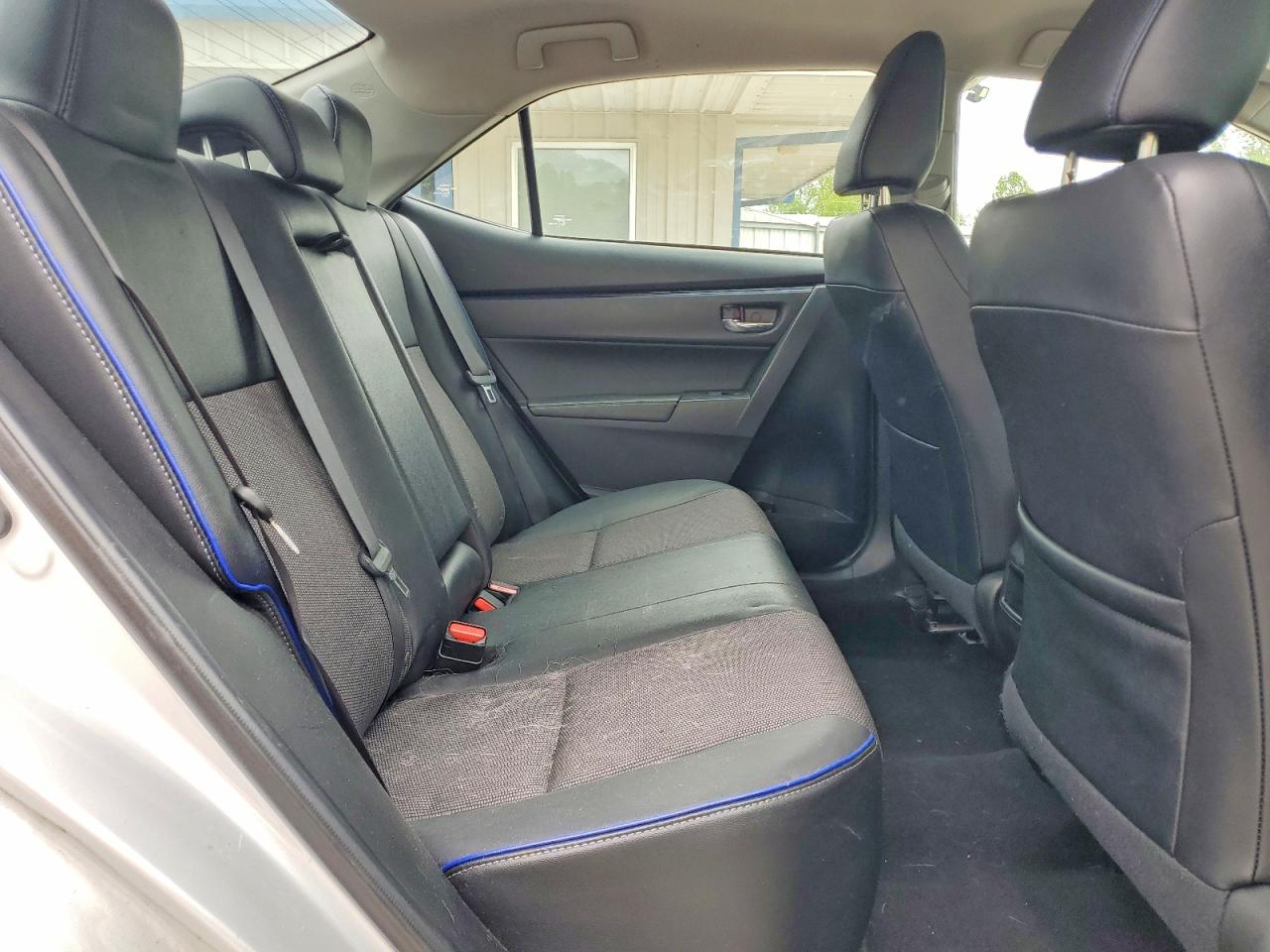 2019 TOYOTA COROLLA SE photo 19