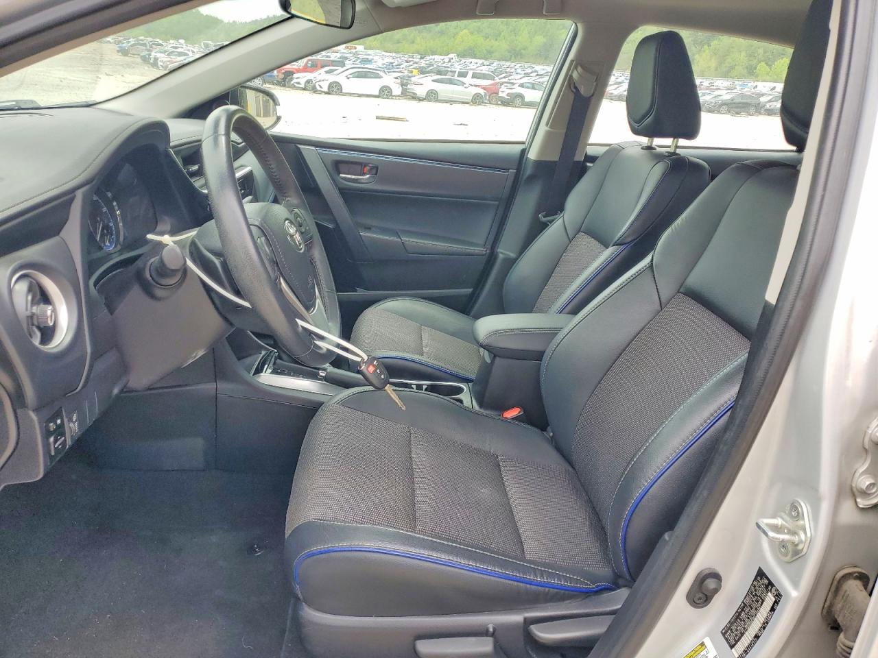 2019 TOYOTA COROLLA SE photo 13