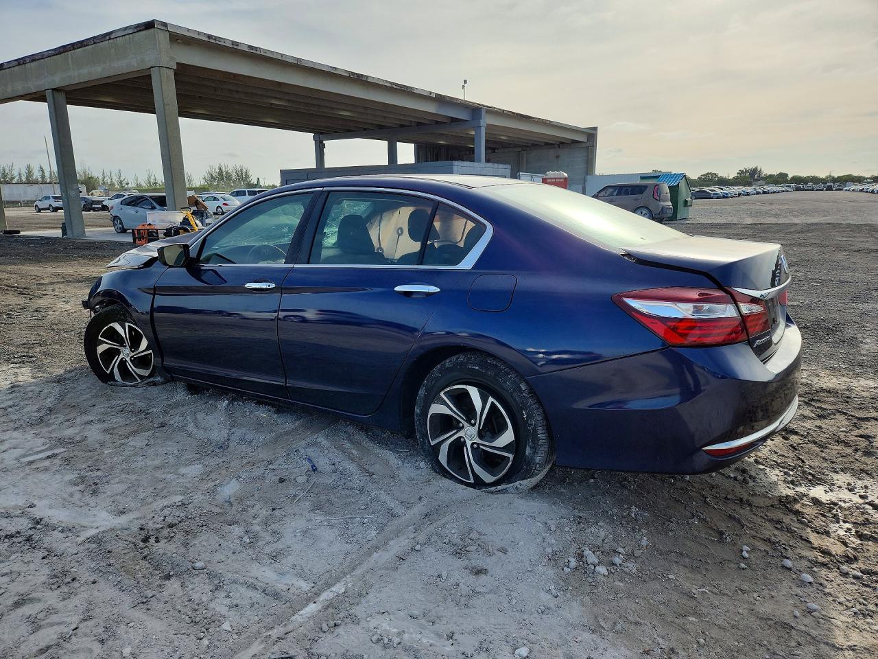 2017 HONDA ACCORD LX photo 4