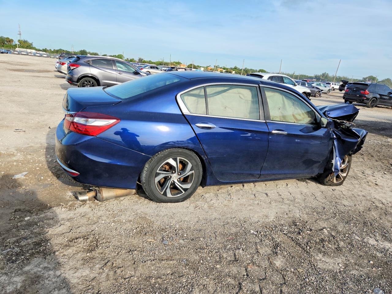 2017 HONDA ACCORD LX photo 7
