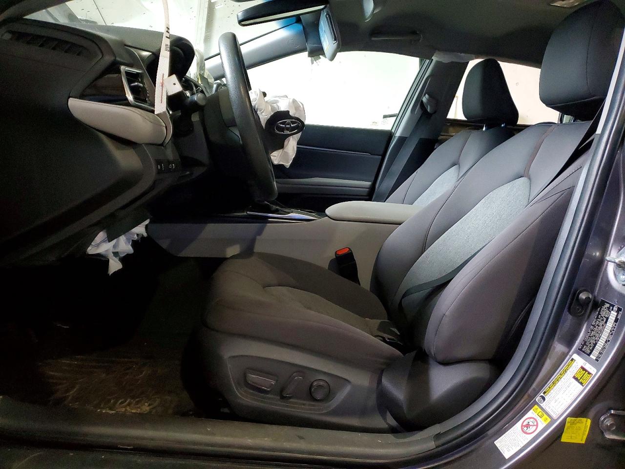 2018 TOYOTA CAMRY photo 13