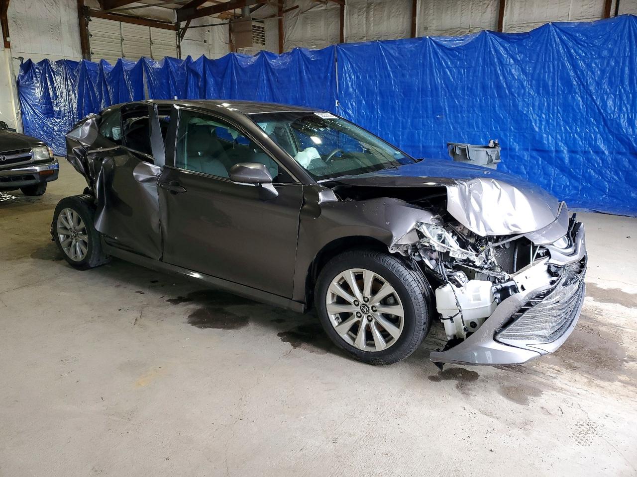 2018 TOYOTA CAMRY photo 7