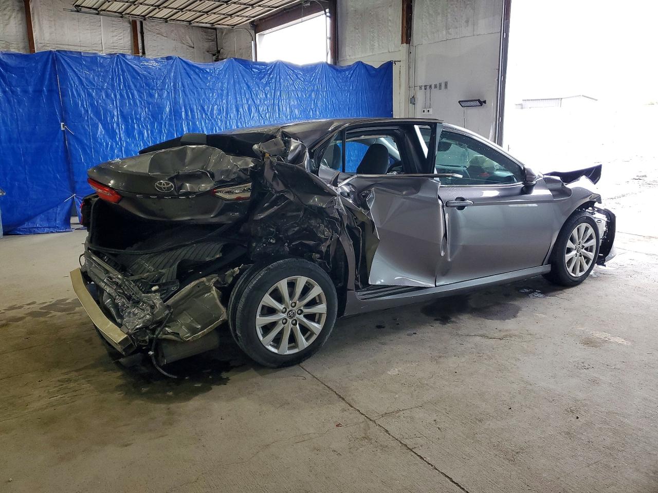 2018 TOYOTA CAMRY photo 5