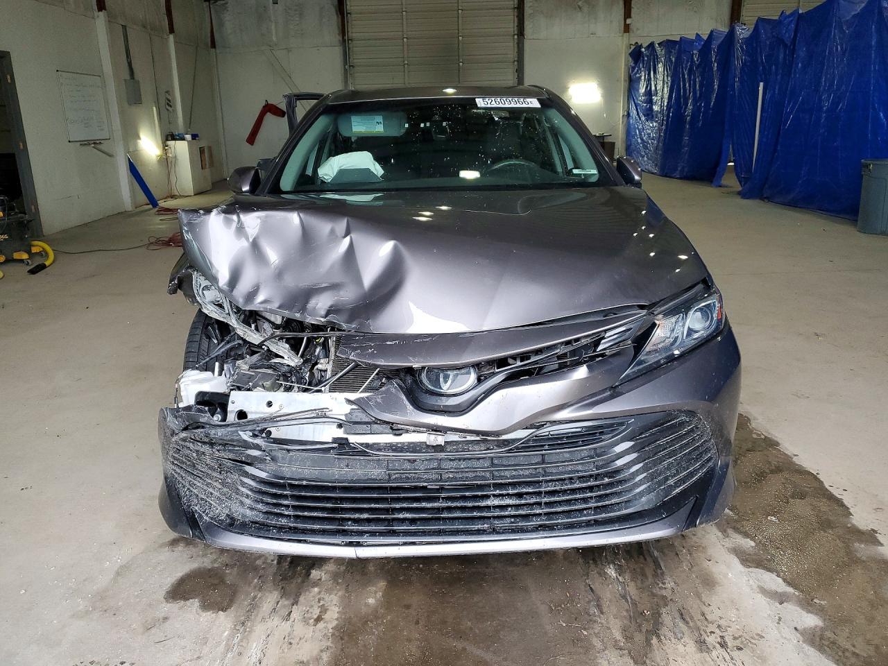 2018 TOYOTA CAMRY photo 9