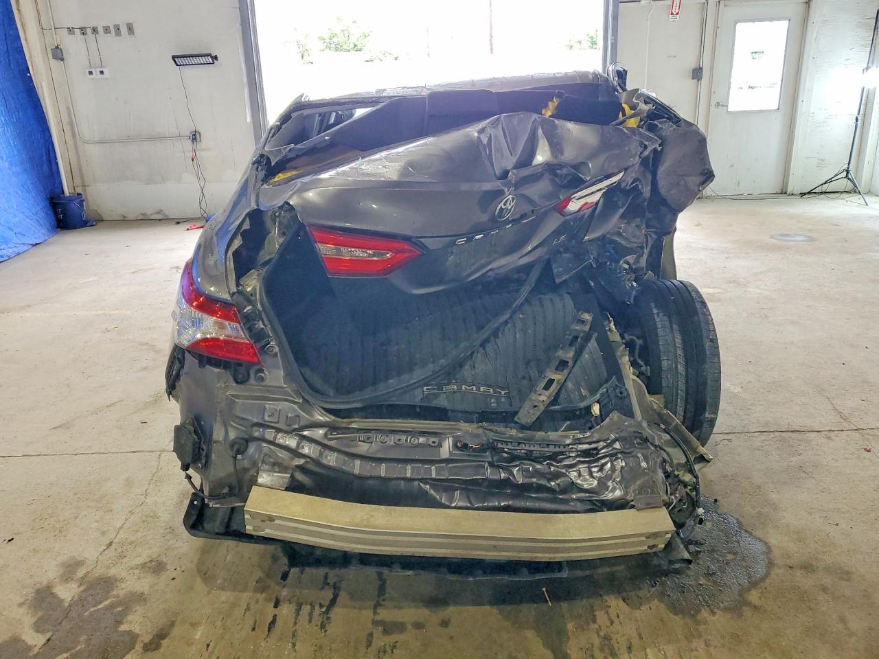 2018 TOYOTA CAMRY photo 11