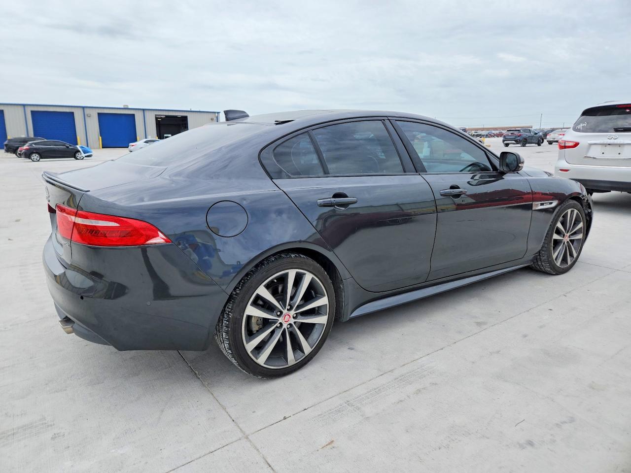 2017 JAGUAR XE R - SPORT photo 5