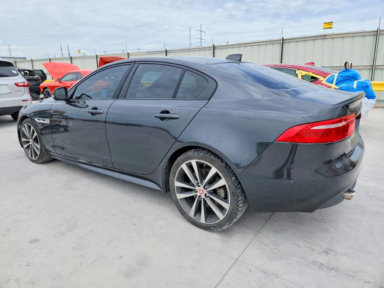 2017 JAGUAR XE R - SPORT photo 3