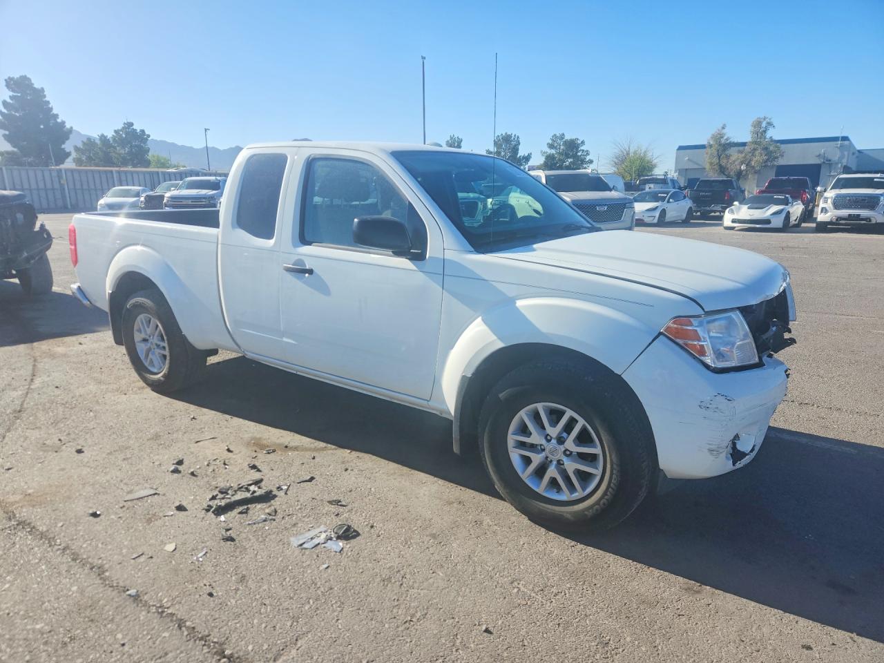 2017 NISSAN FRONTIER SV photo 4