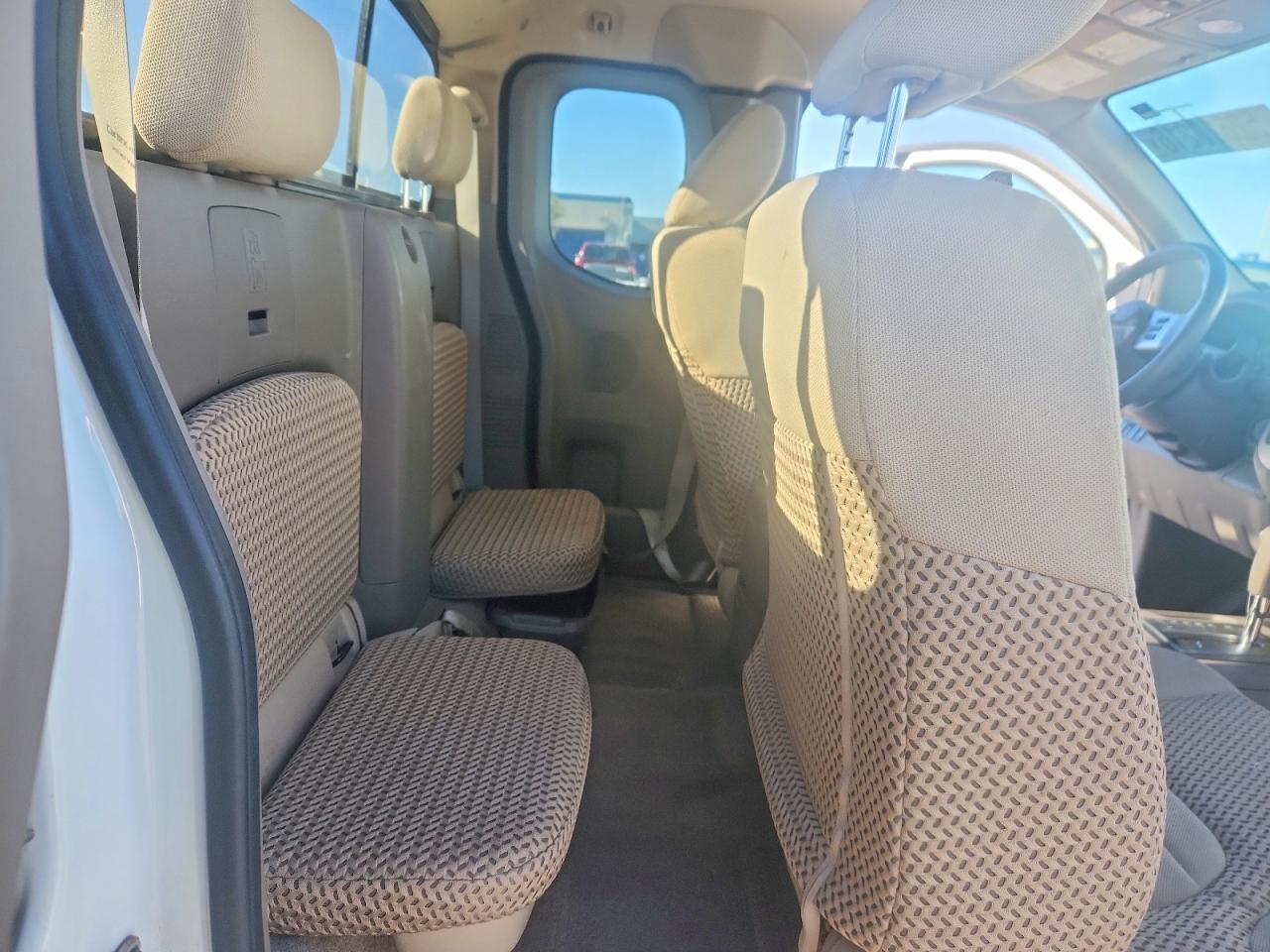 2017 NISSAN FRONTIER SV photo 10
