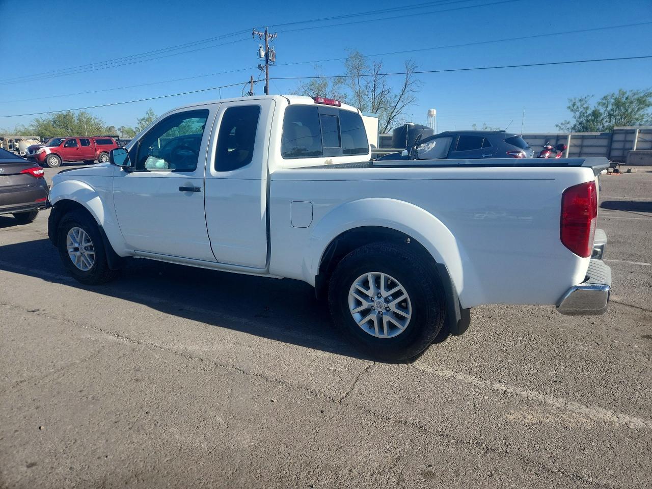 2017 NISSAN FRONTIER SV photo 2