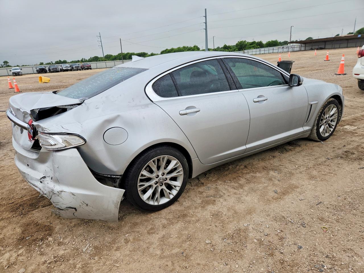 2013 JAGUAR XF photo 7