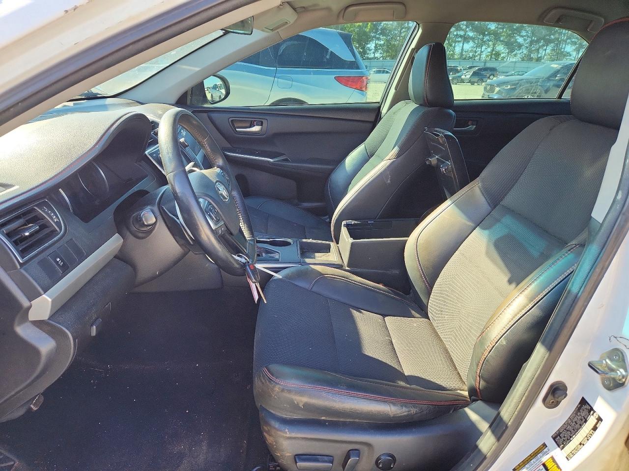 2017 TOYOTA CAMRY SE photo 7