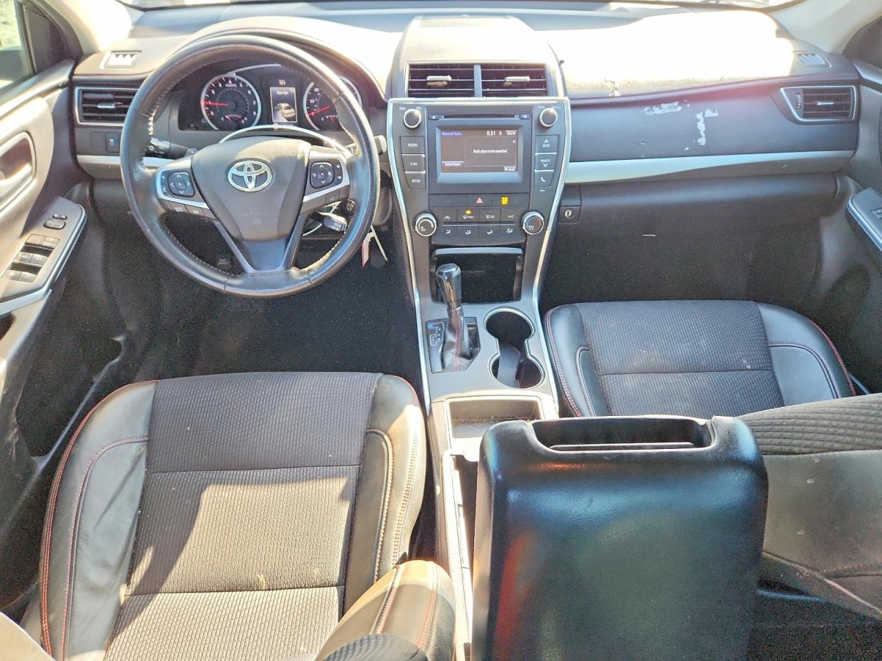 2017 TOYOTA CAMRY SE photo 8