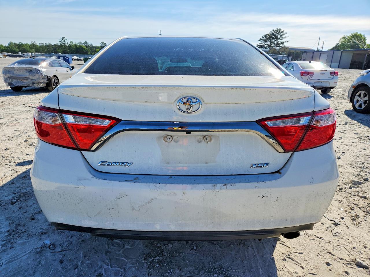 2017 TOYOTA CAMRY SE photo 6