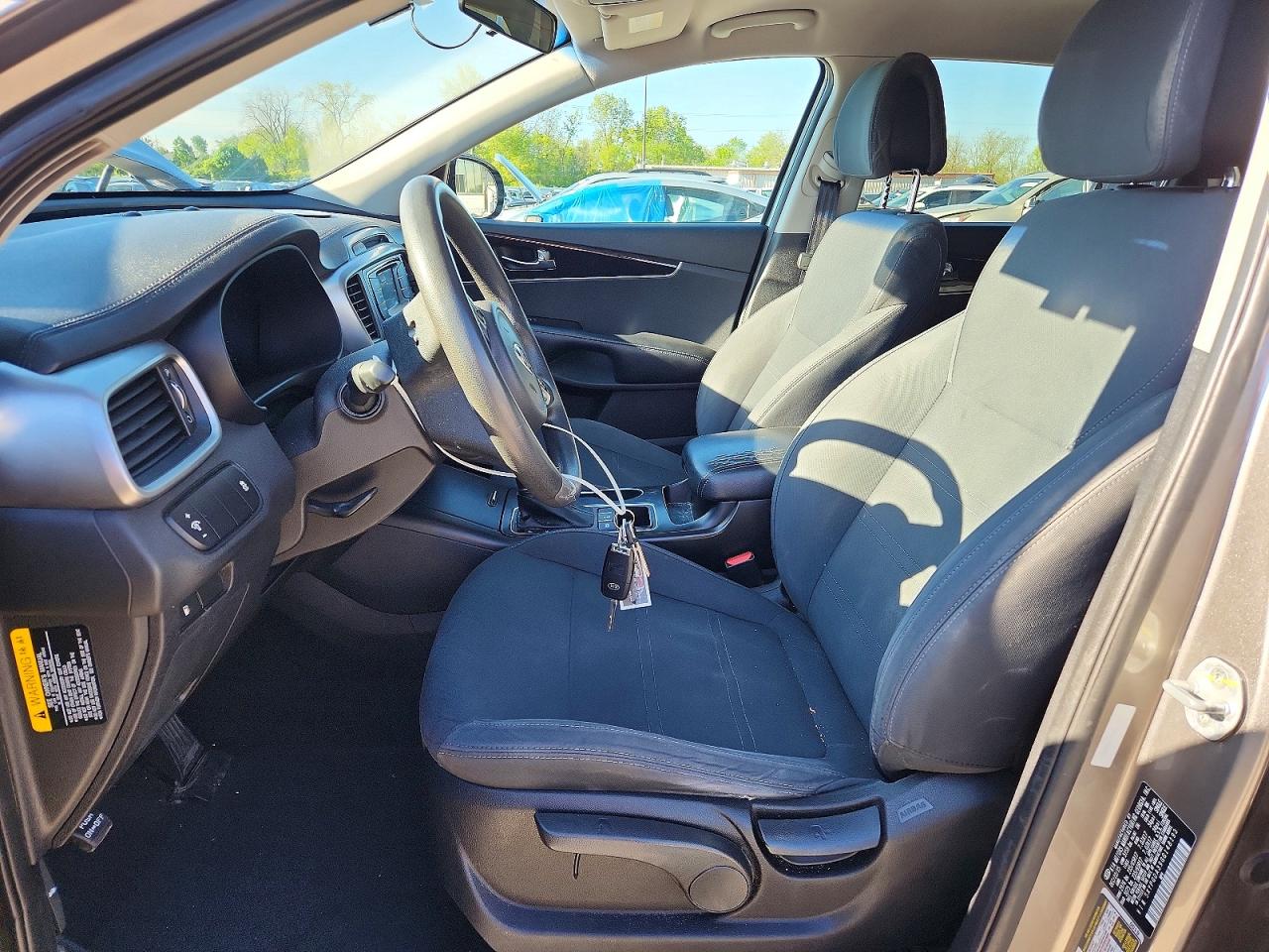 2016 KIA SORENTO LX photo 13