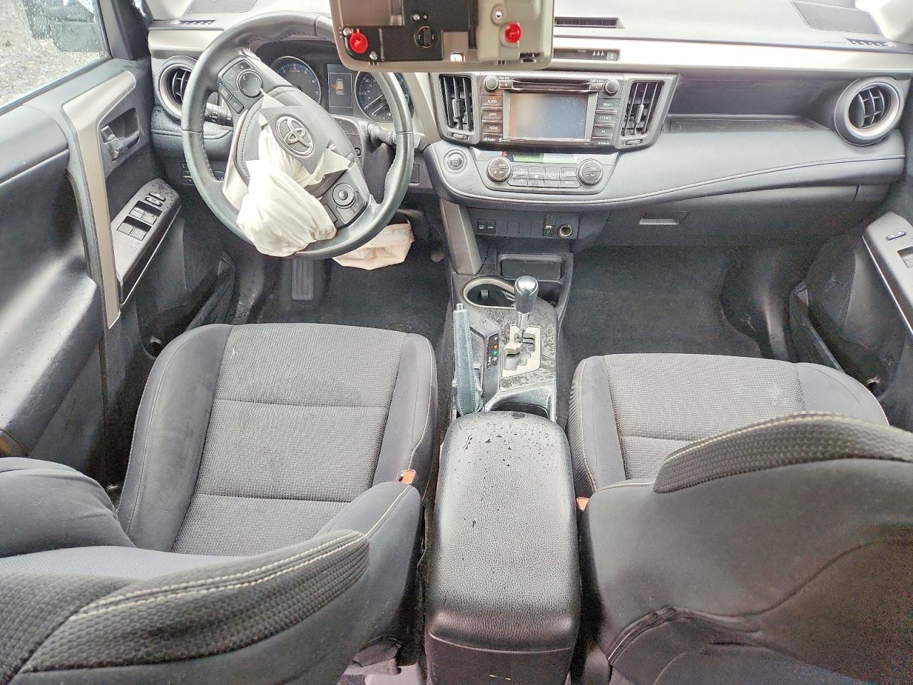 2018 TOYOTA RAV4 XLE photo 15