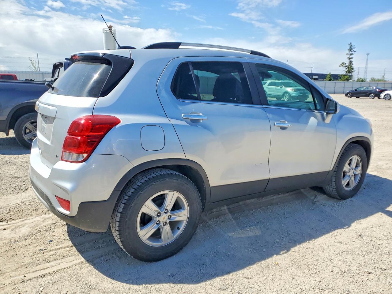 2017 CHEVROLET TRAX 1LT photo 5