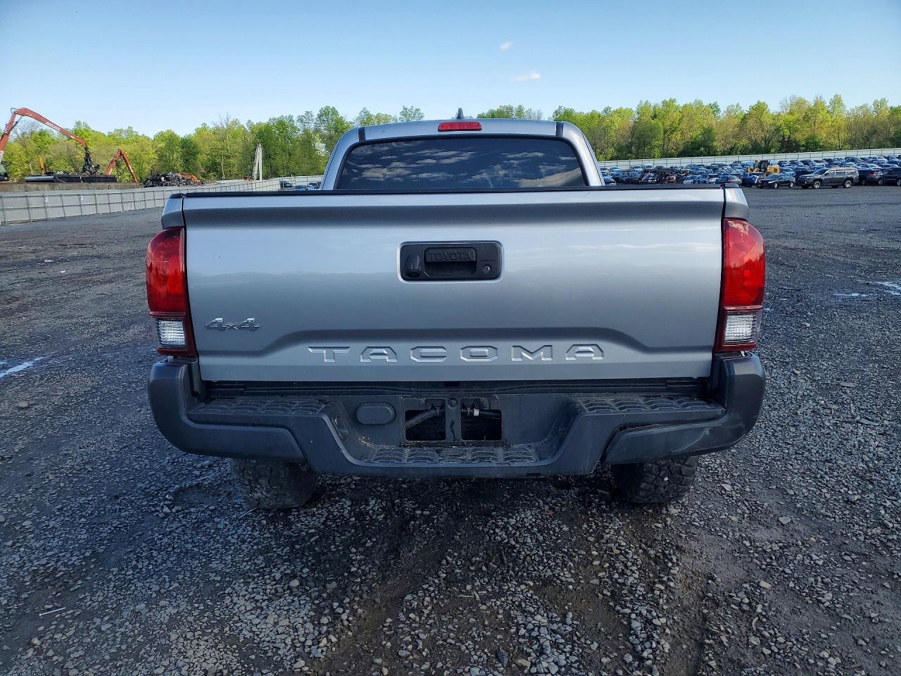 2021 TOYOTA TACOMA SR photo 11