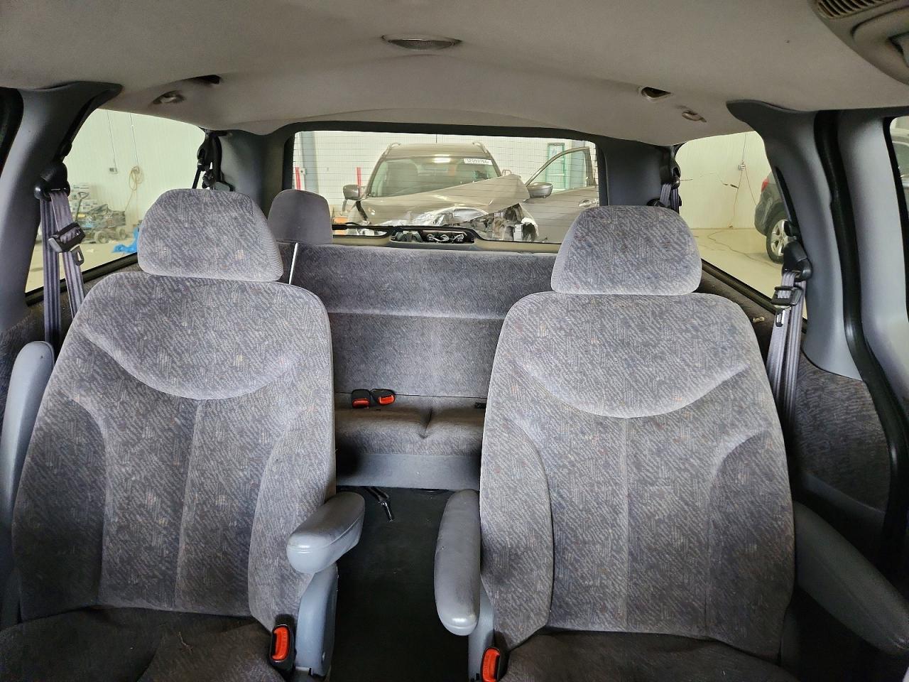 1999 CHRYSLER TOWN & COUNTRY LX photo 19