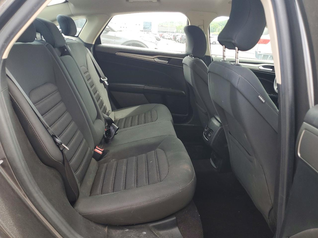 2019 FORD FUSION SE photo 19